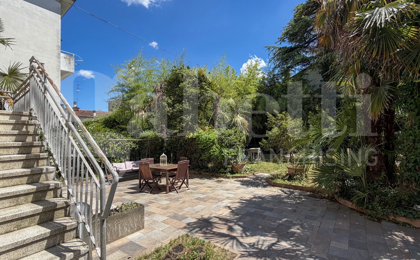 Villa con giardino a Ravenna
