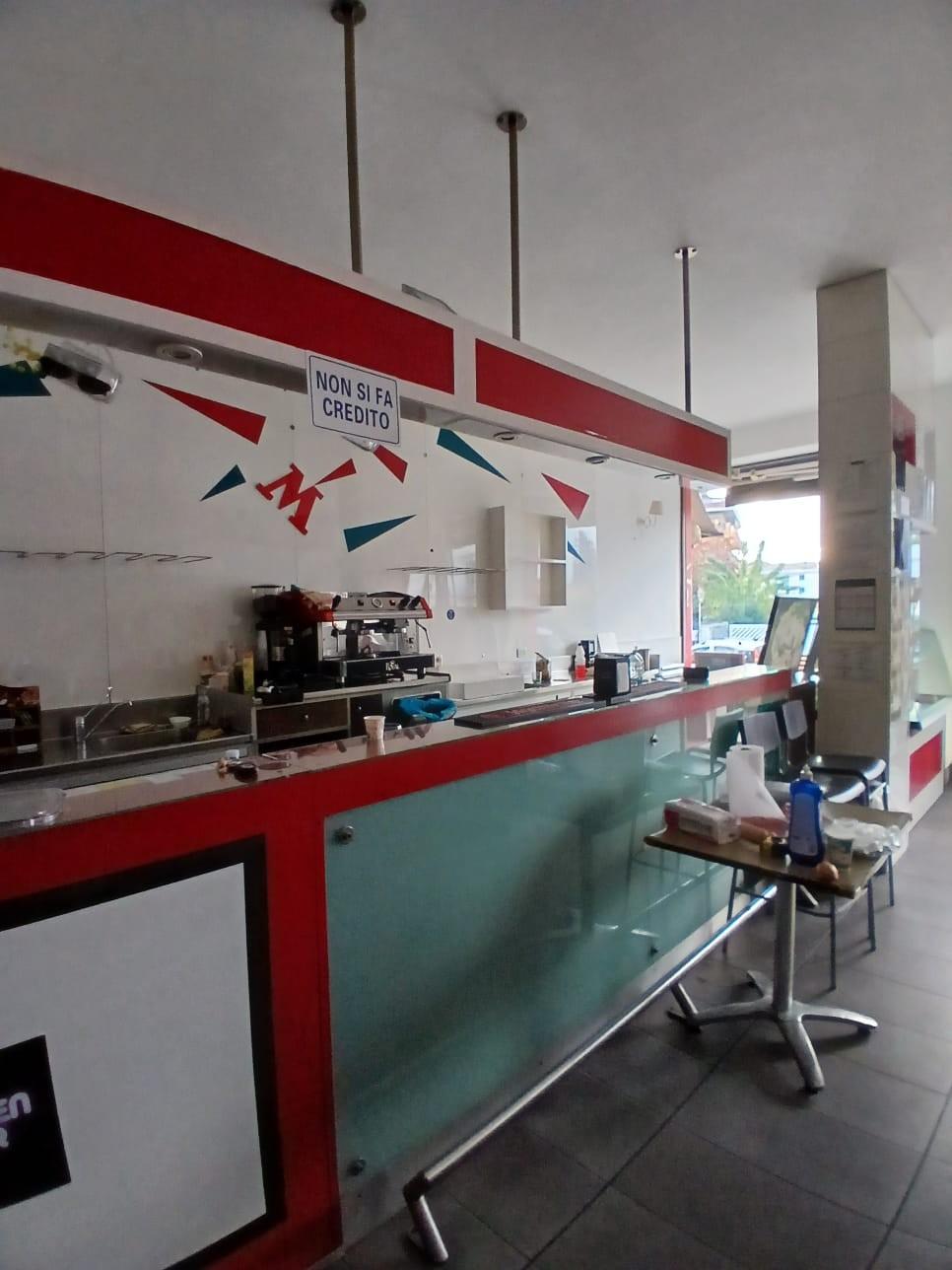 Locale commerciale in affitto a Massa