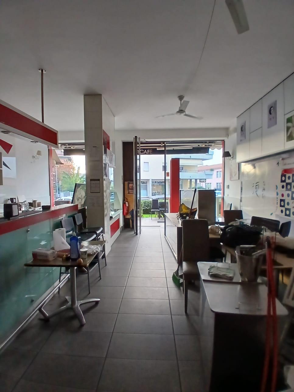 Locale commerciale in affitto a Massa