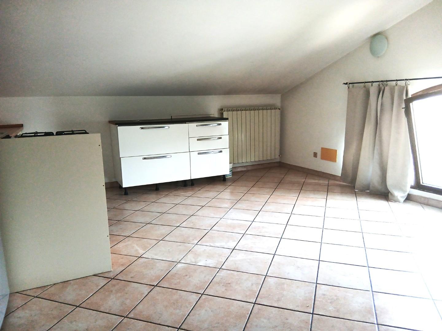 Appartamento con terrazzo, Massa zecca