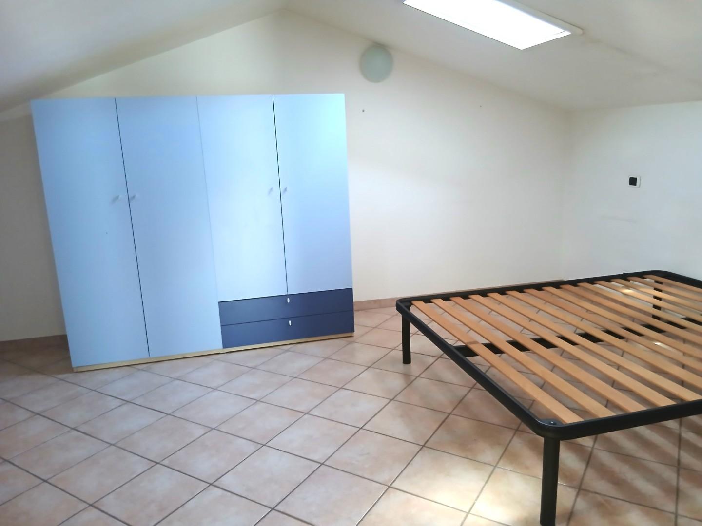 Appartamento con terrazzo, Massa zecca
