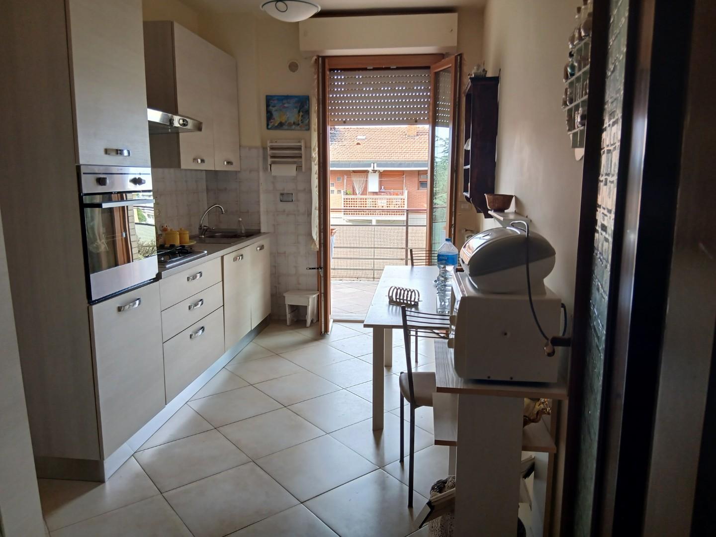 Appartamento con terrazzo, Massa zona viali
