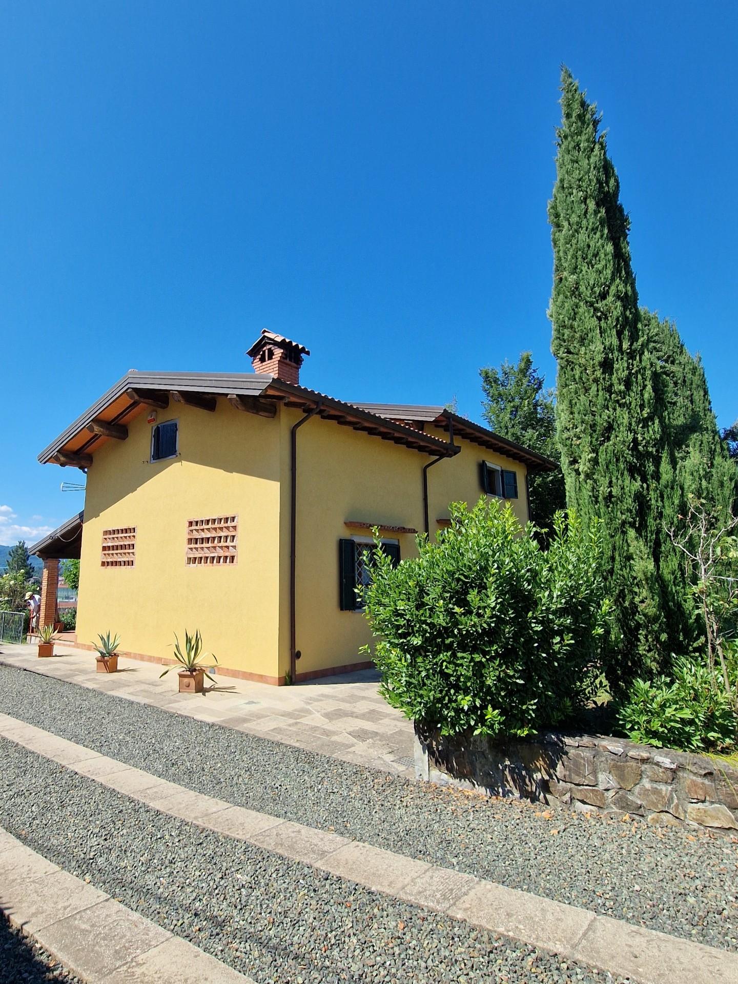 Villa con giardino a Aulla