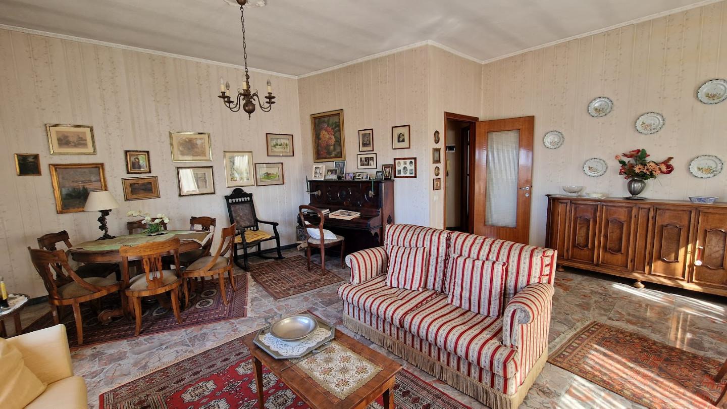 Appartamento in vendita, Massa marina di