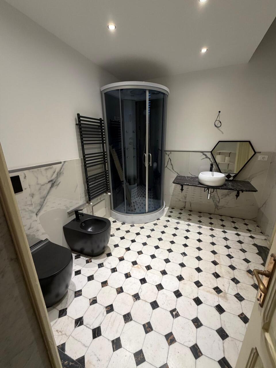 Casa indipendente con giardino, Carrara marina di