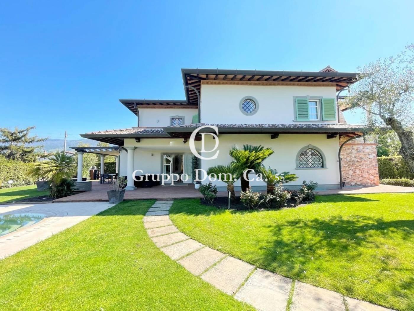 Villa in vendita, Forte dei Marmi vittoria apuana