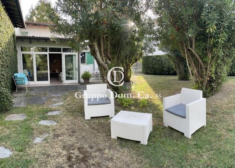 Villa arredata in affitto, Forte dei Marmi caranna