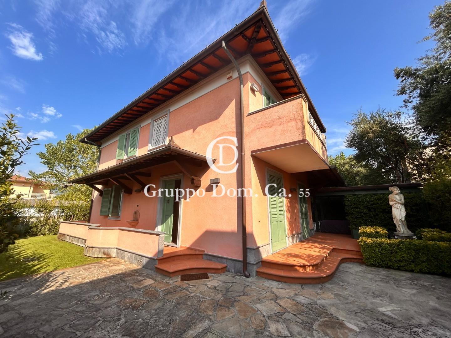 Villa in vendita, Forte dei Marmi centro