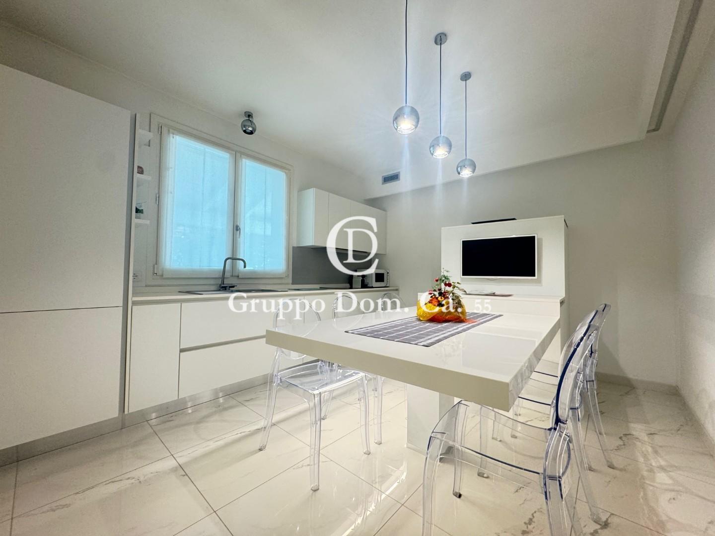 Villa Bifamiliare arredata in affitto a Forte dei Marmi