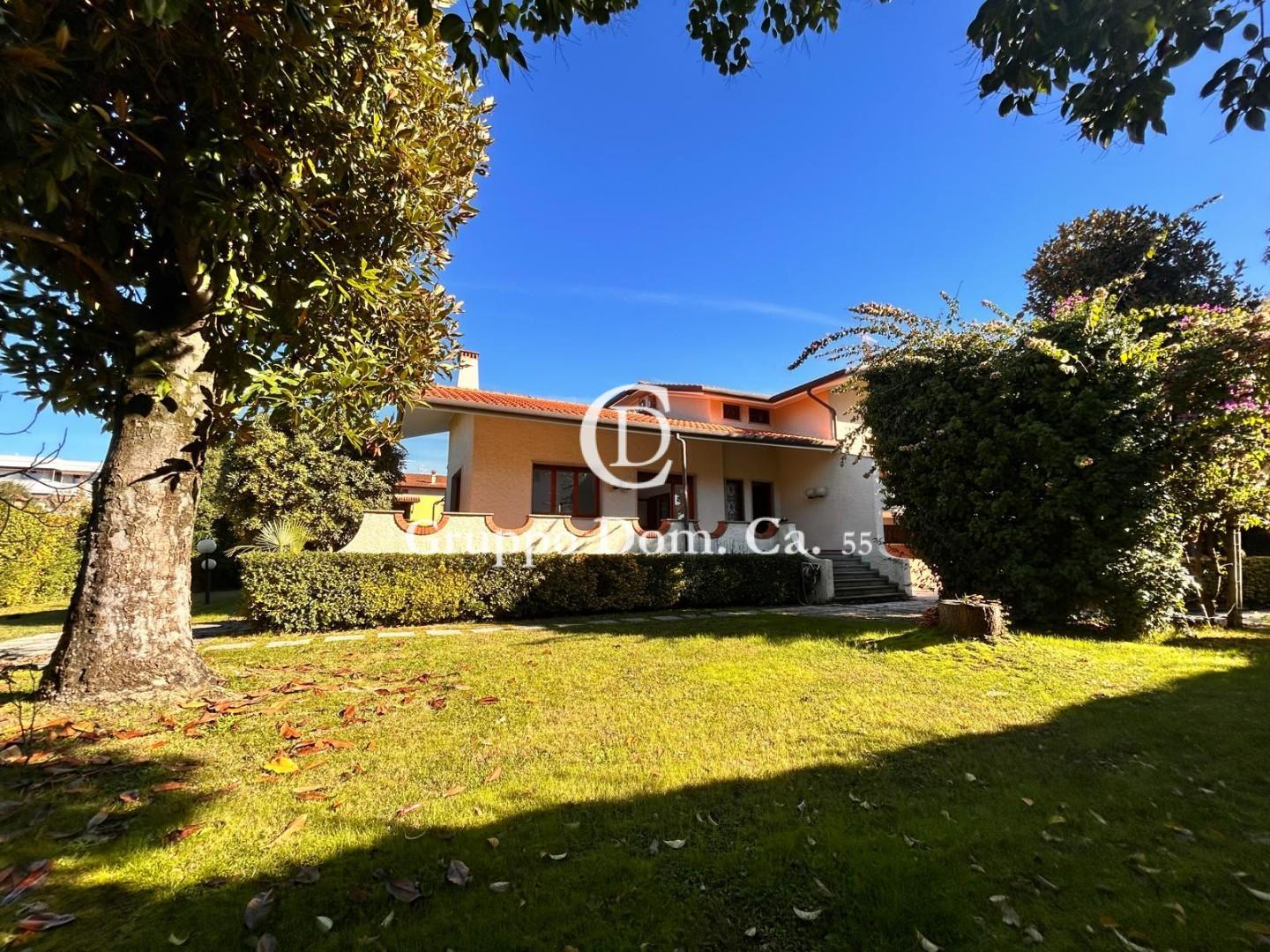 Villa in vendita, Forte dei Marmi centro
