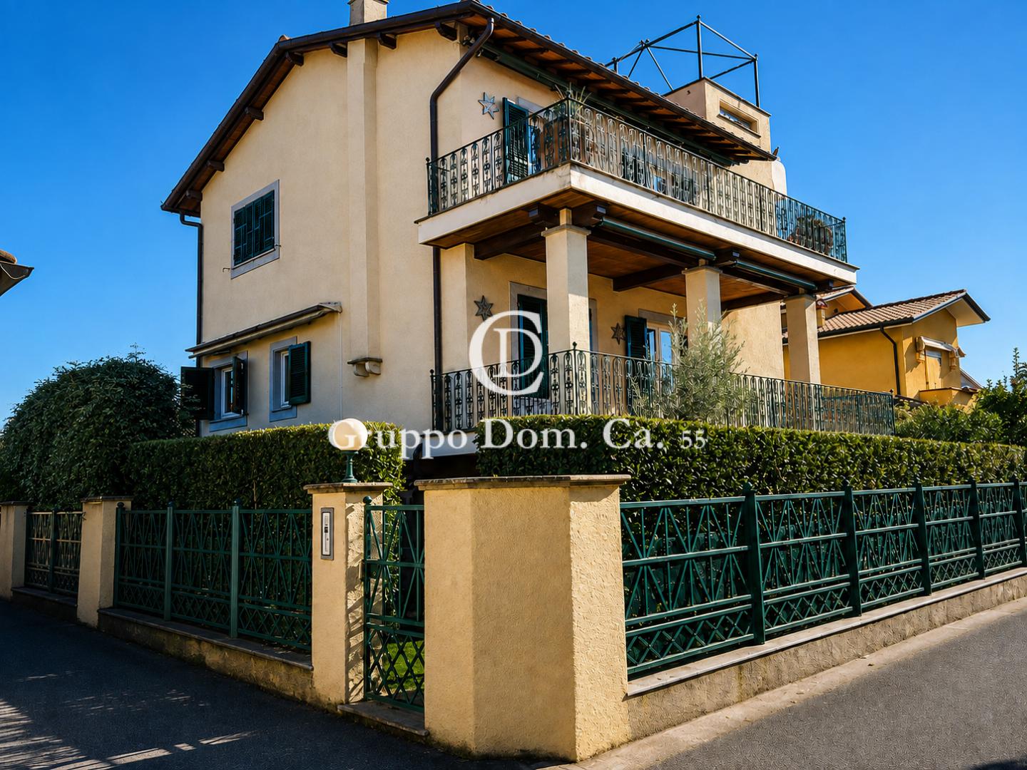 Villa con giardino, Forte dei Marmi centro storico