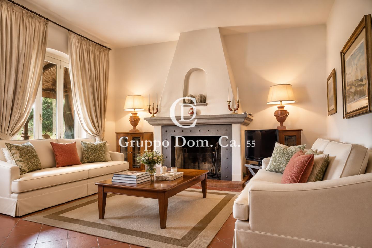 Villa con giardino, Forte dei Marmi centro storico