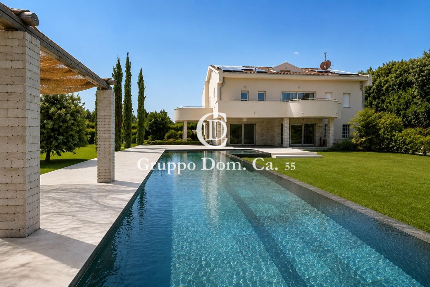 Villa in vendita, Forte dei Marmi centro