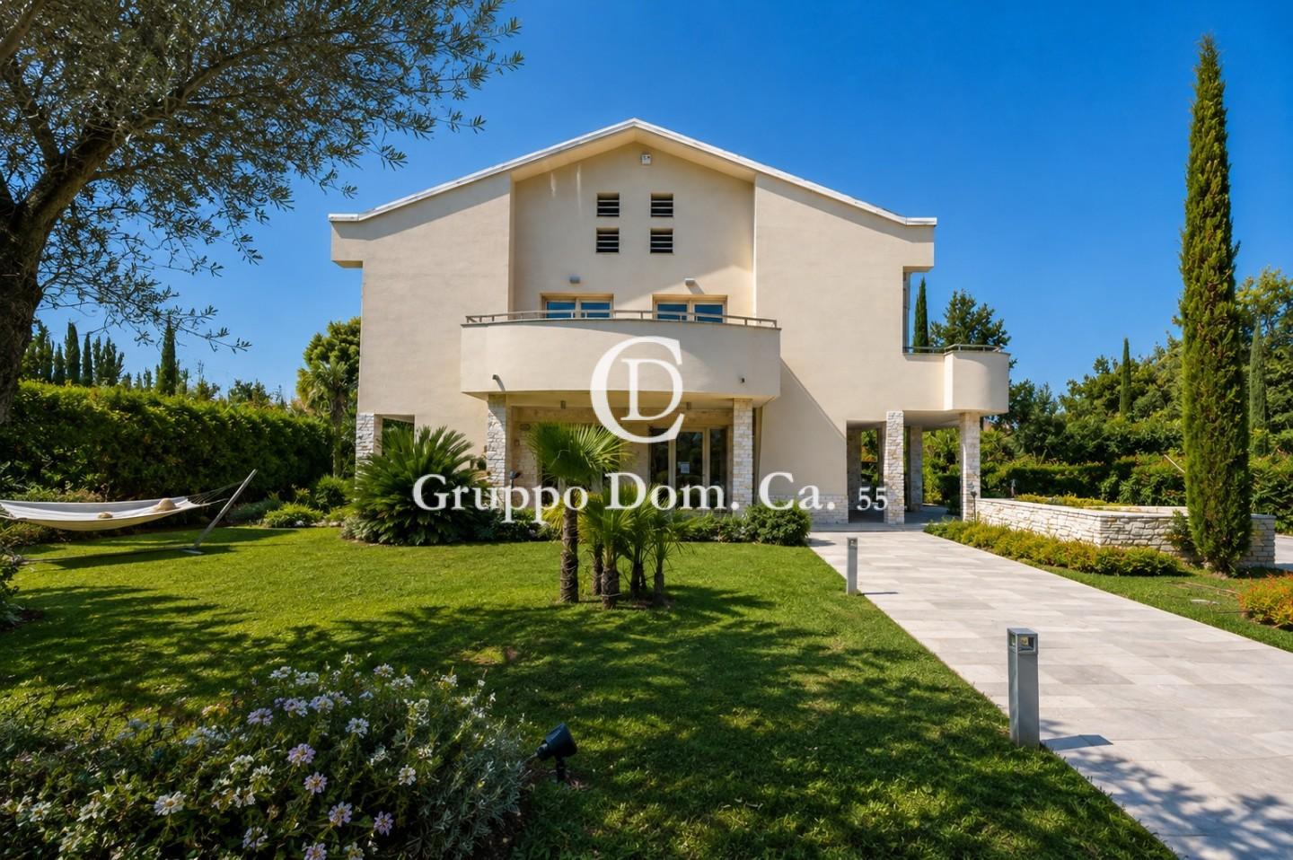Villa in vendita, Forte dei Marmi centro