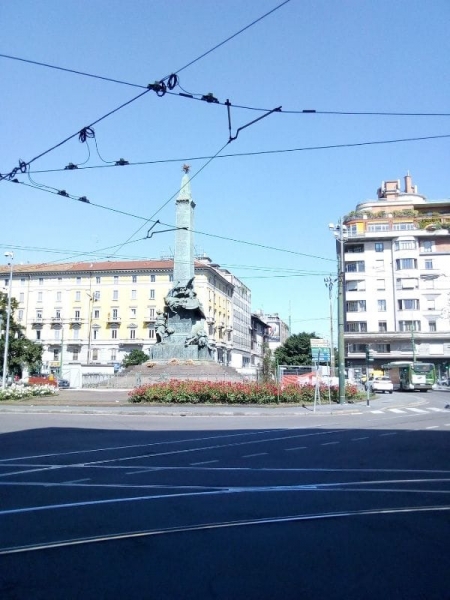 Quadrilocale arredato in affitto a Milano