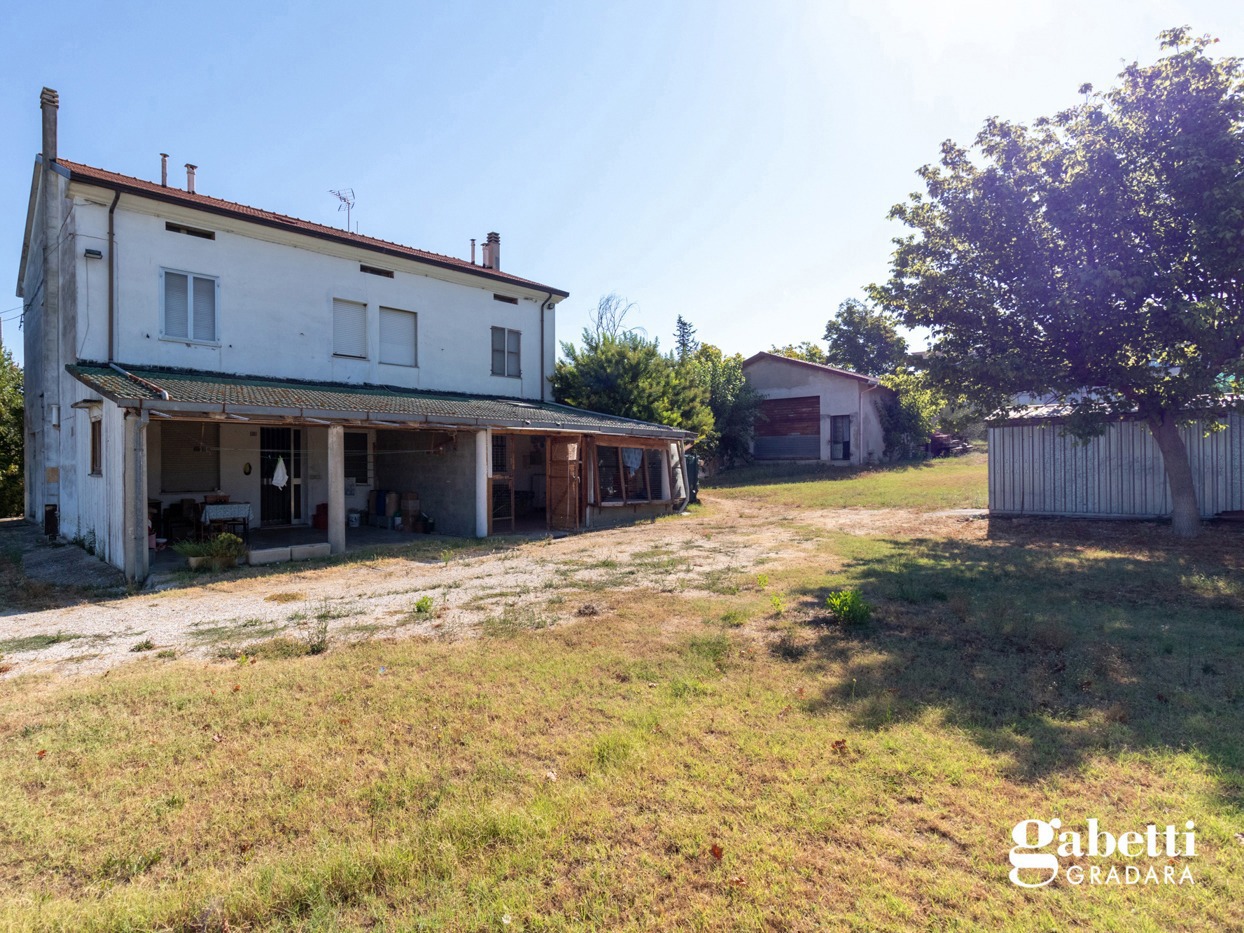 Casa indipendente con giardino a Tavullia