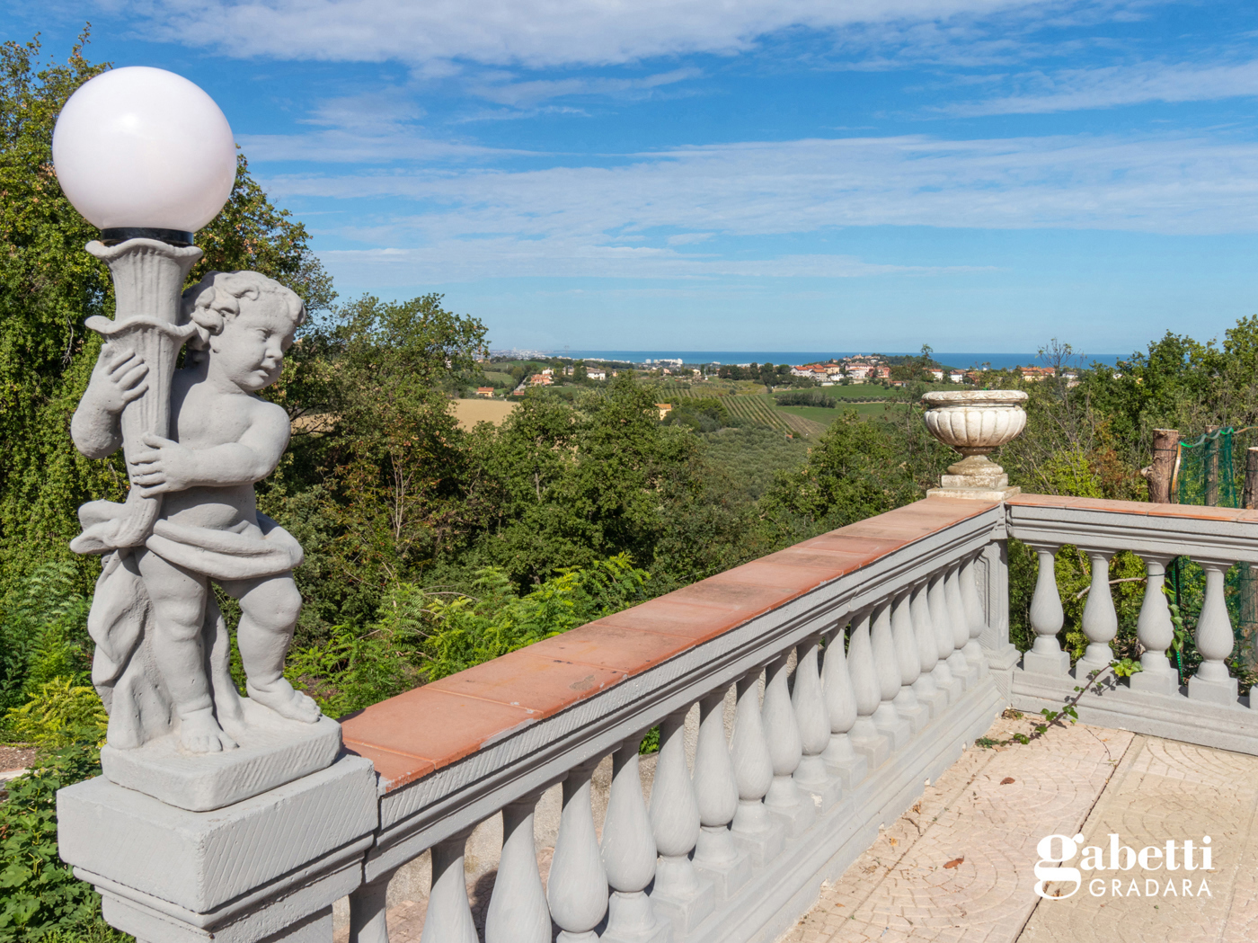 Villa con giardino a Tavullia