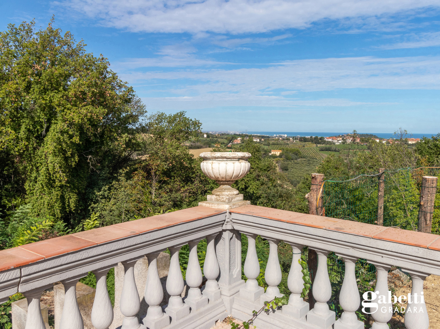 Villa con giardino a Tavullia