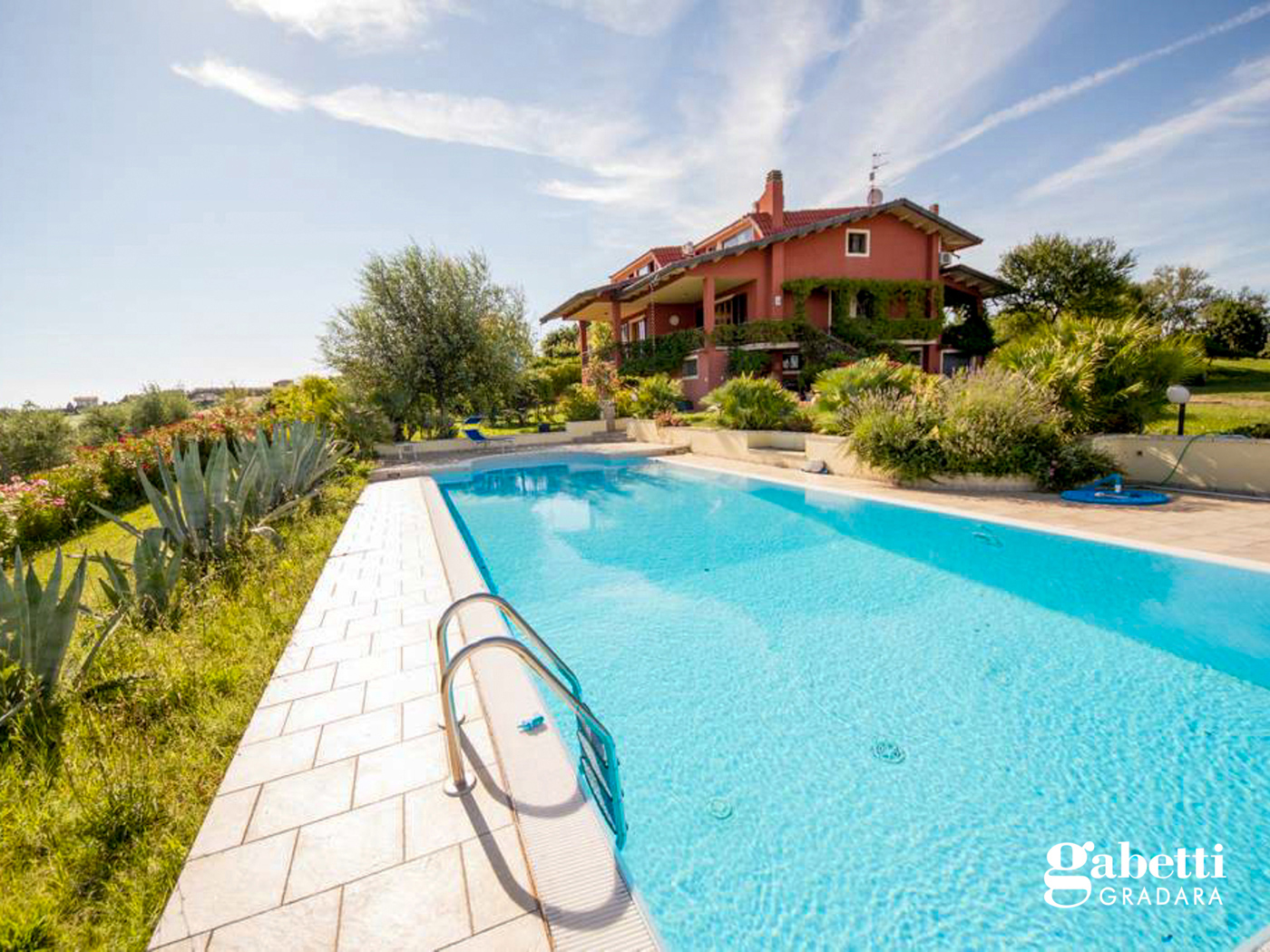 Villa con giardino a Gradara