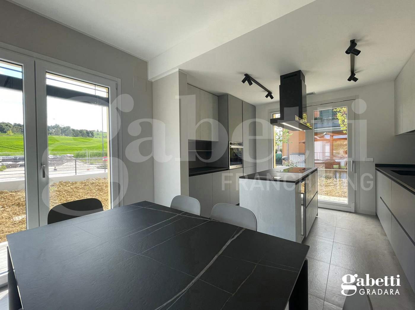 Villa Bifamiliare con giardino a Gradara