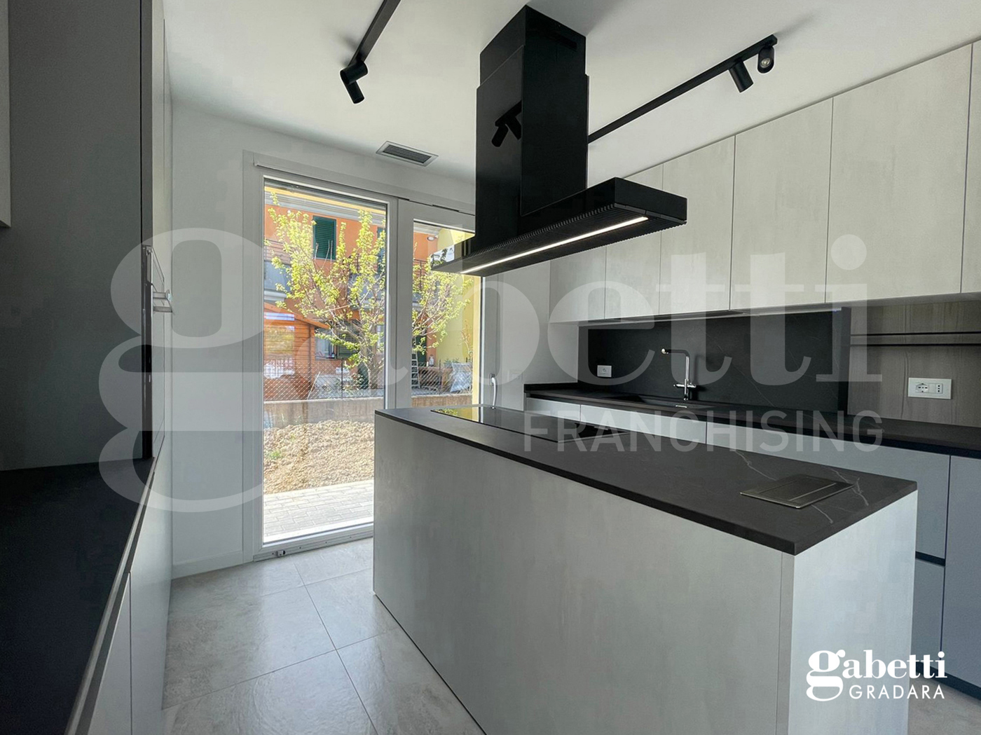 Villa Bifamiliare con giardino a Gradara