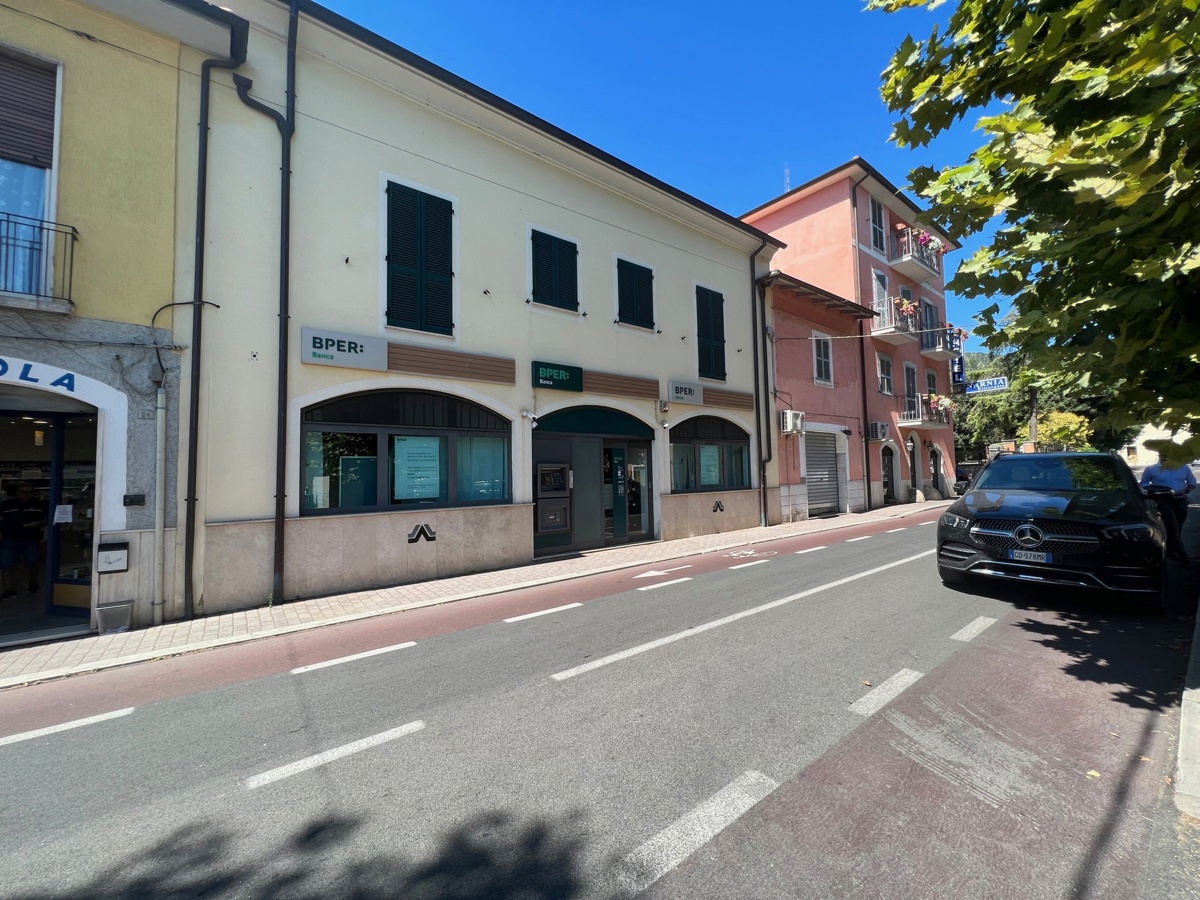 Negozio in affitto a Narni