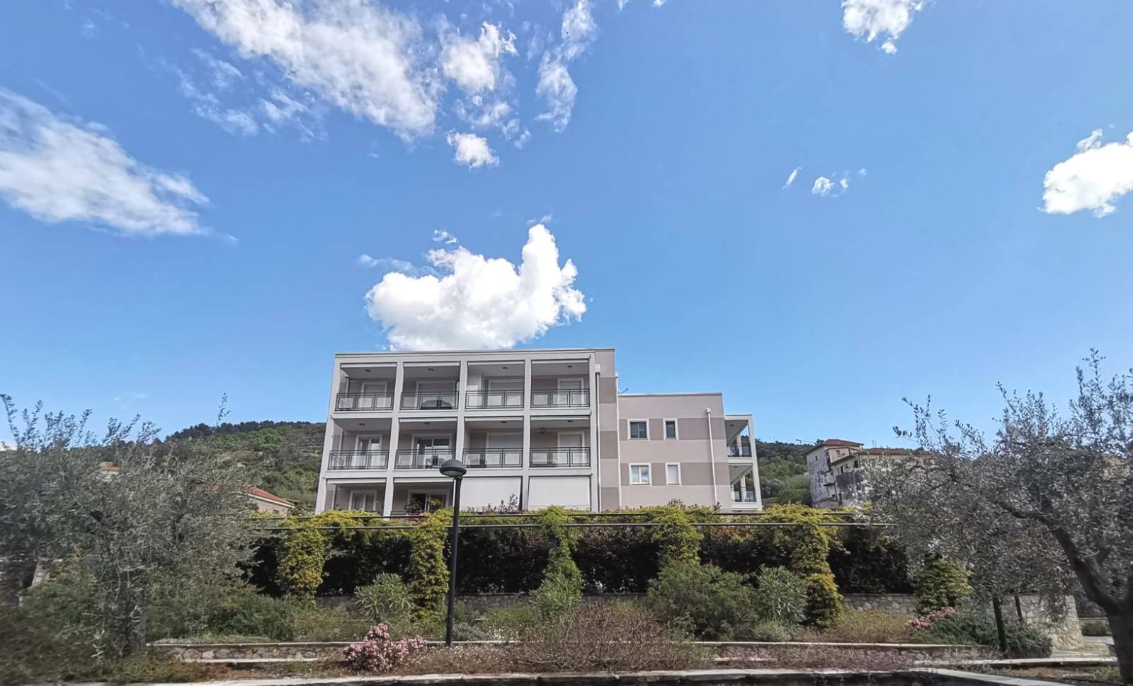Appartamento con box auto in affitto a Finale Ligure, Finale Pia