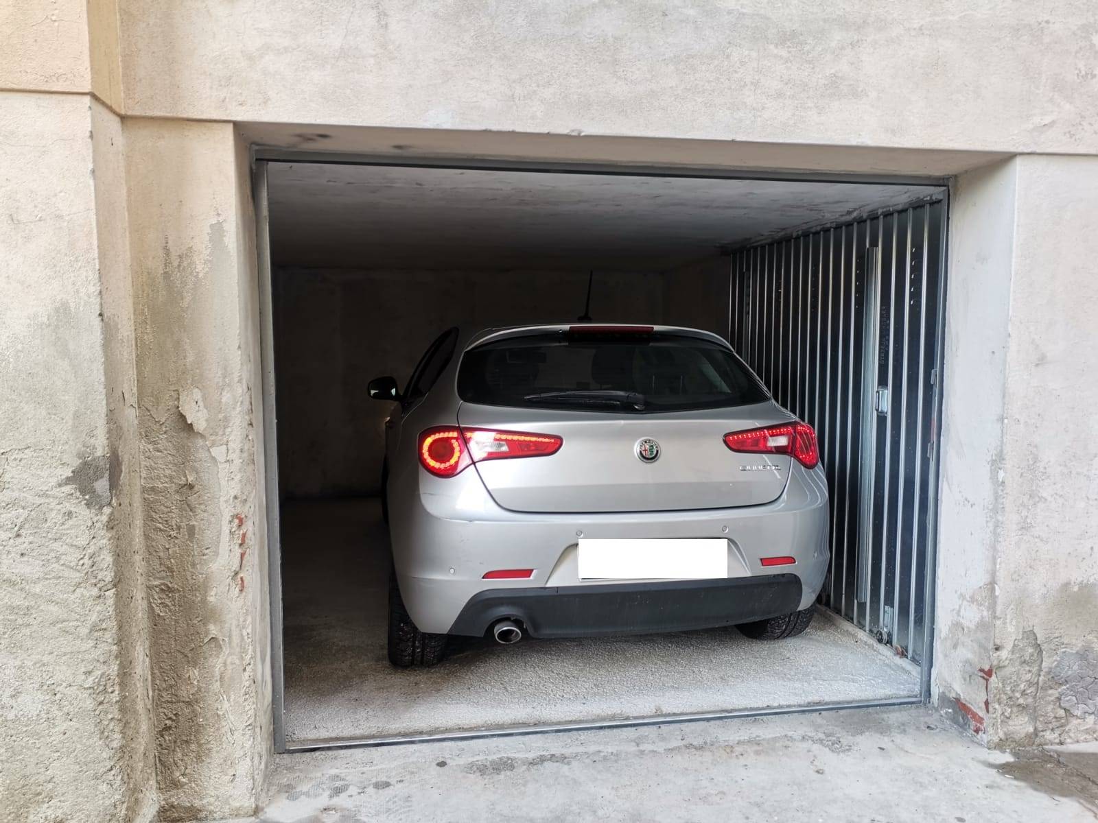 Autorimessa - box - garage in vendita a Finale Ligure, Finale Pia