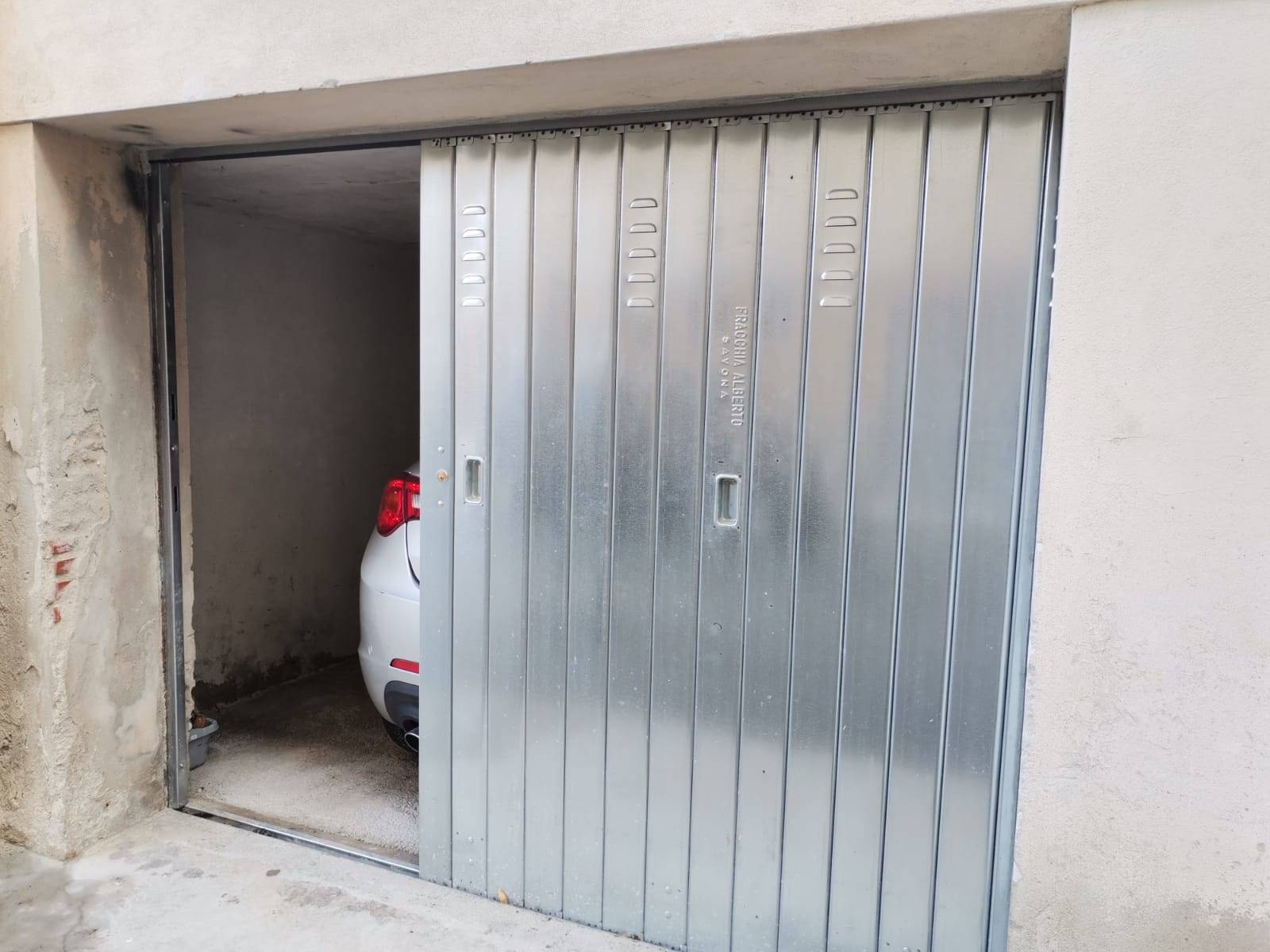 Autorimessa - box - garage in vendita a Finale Ligure, Finale Pia