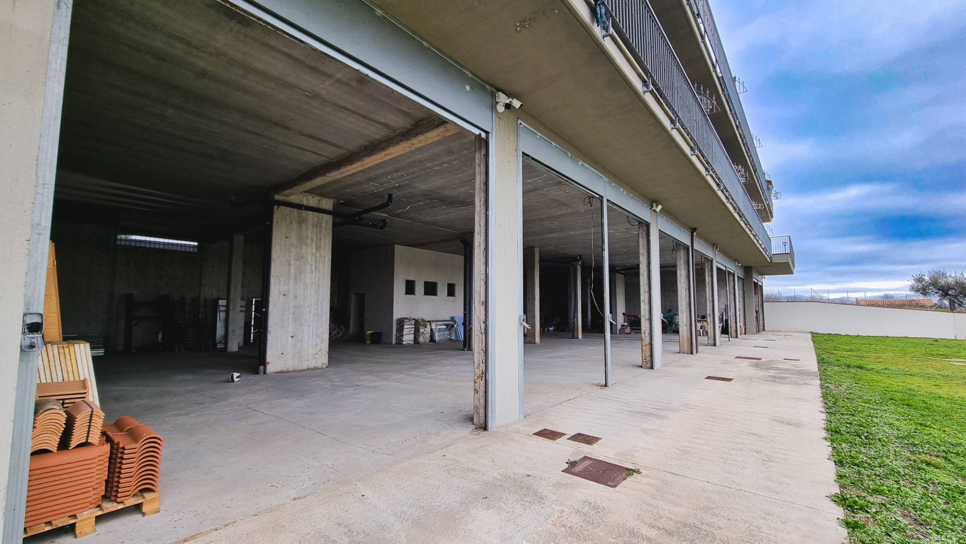 Locale commerciale in vendita a Valmontone