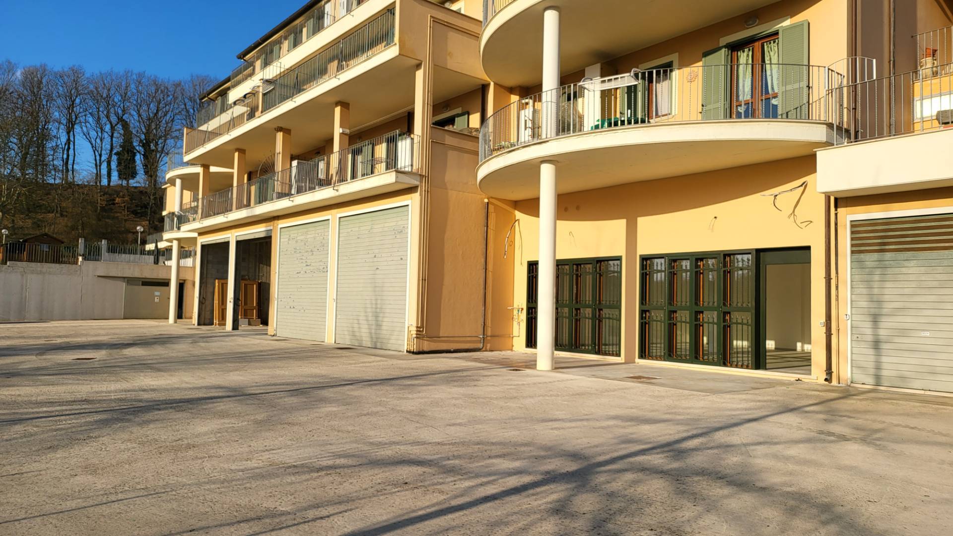 Locale commerciale in vendita a Valmontone