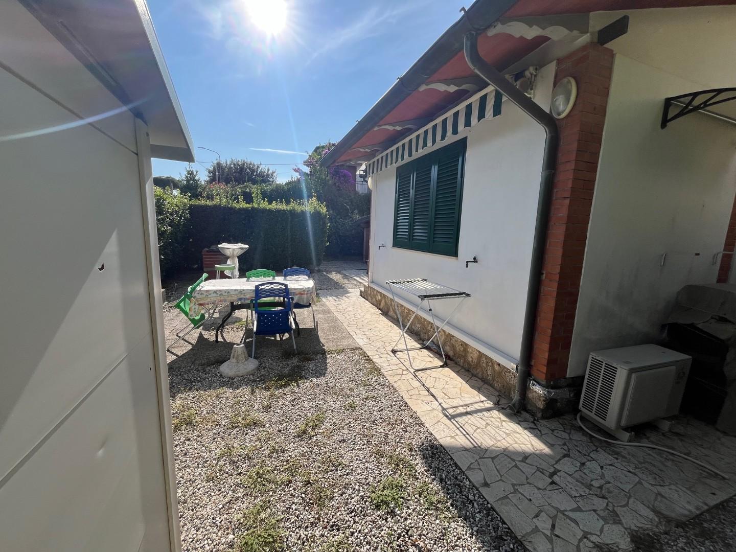 Villa Bifamiliare in vendita a Pietrasanta