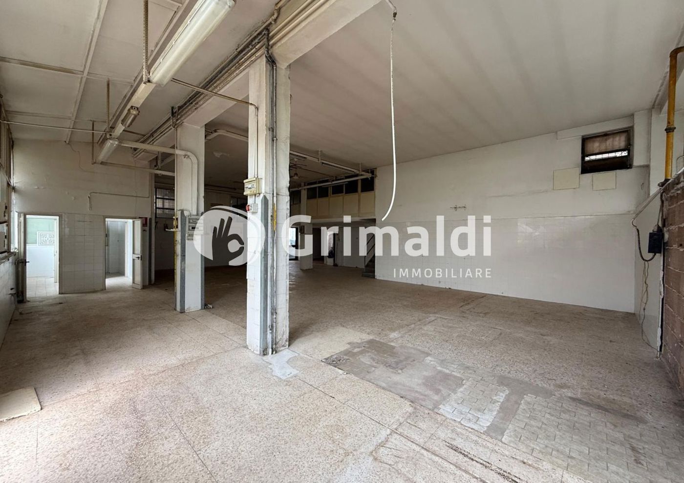 Negozio in affitto a Pontecagnano Faiano