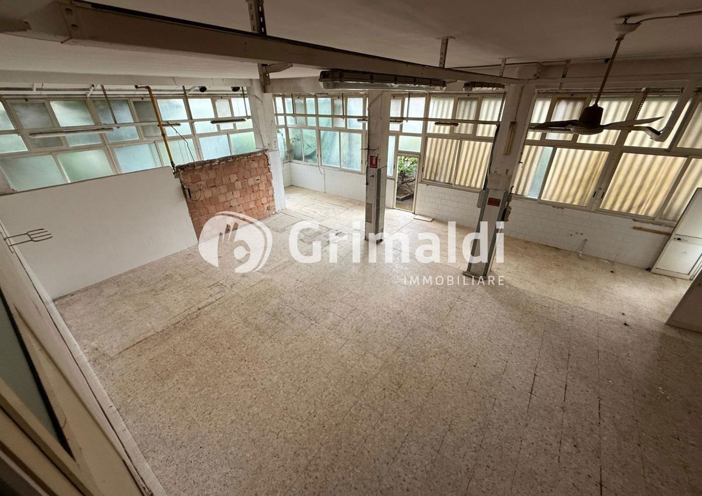 Negozio in affitto a Pontecagnano Faiano