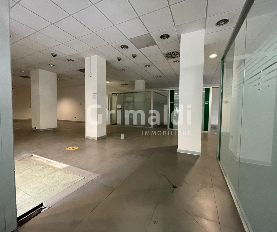 Negozio in affitto a Salerno