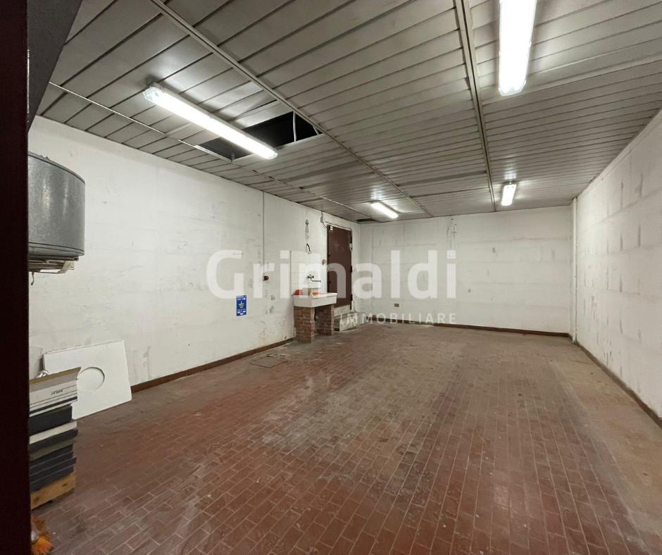 Negozio in affitto a Salerno