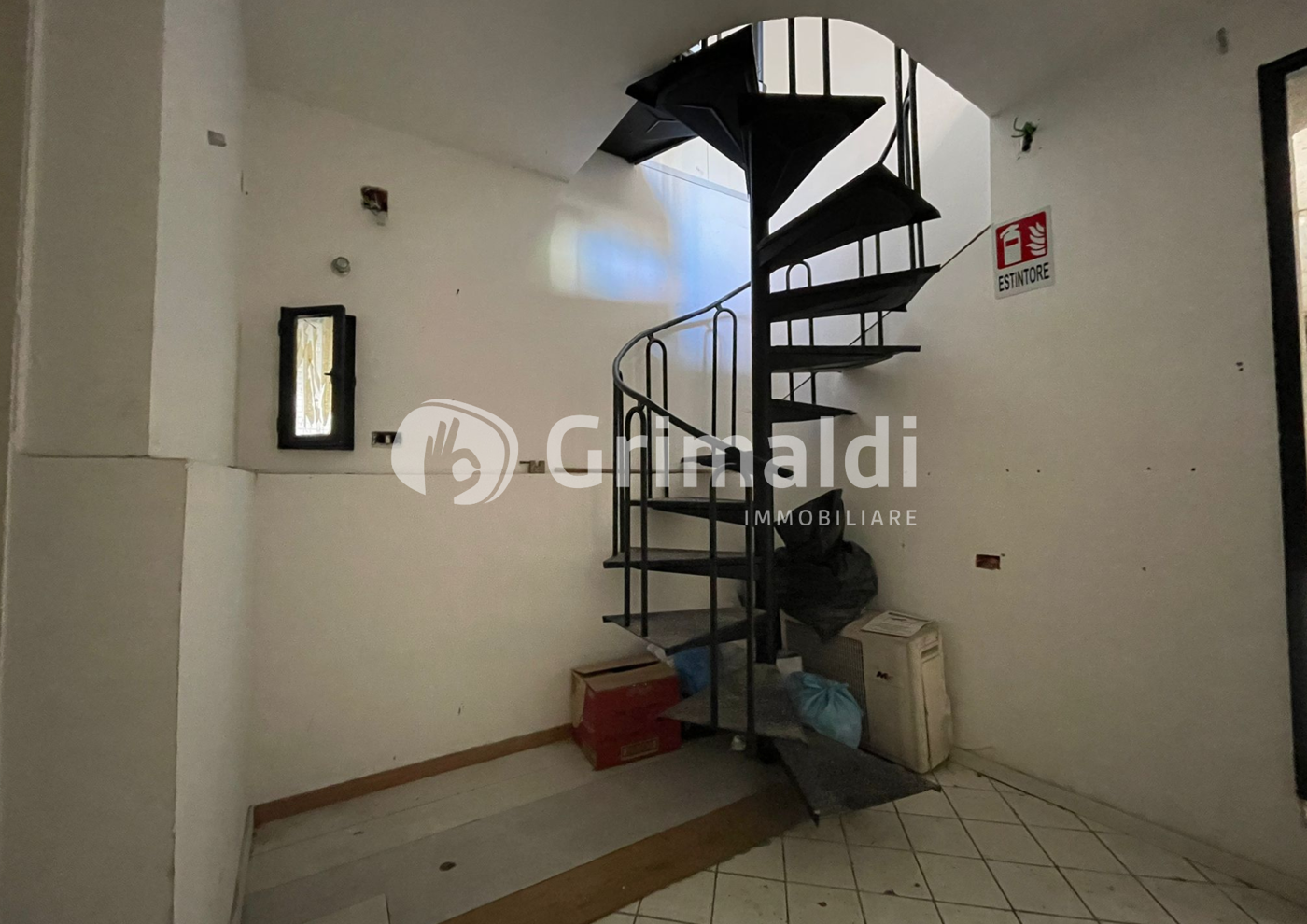 Negozio in affitto a Salerno