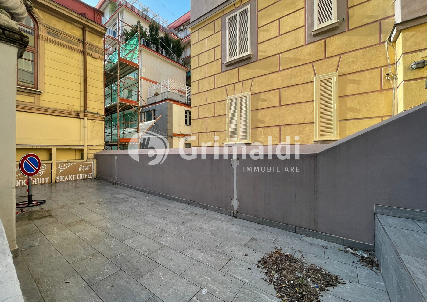 Negozio in affitto a Salerno