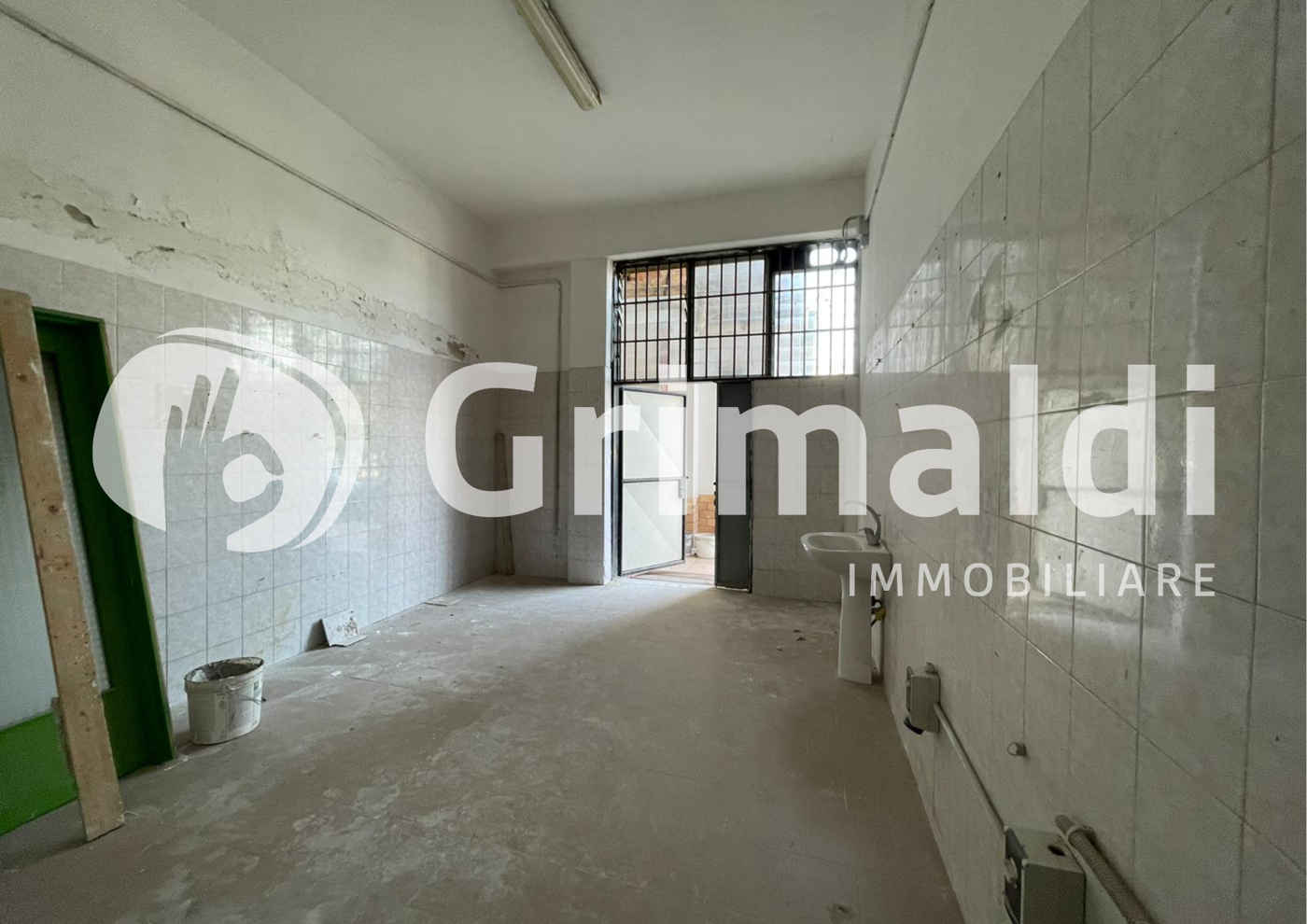 Negozio in affitto a Montecorvino Pugliano