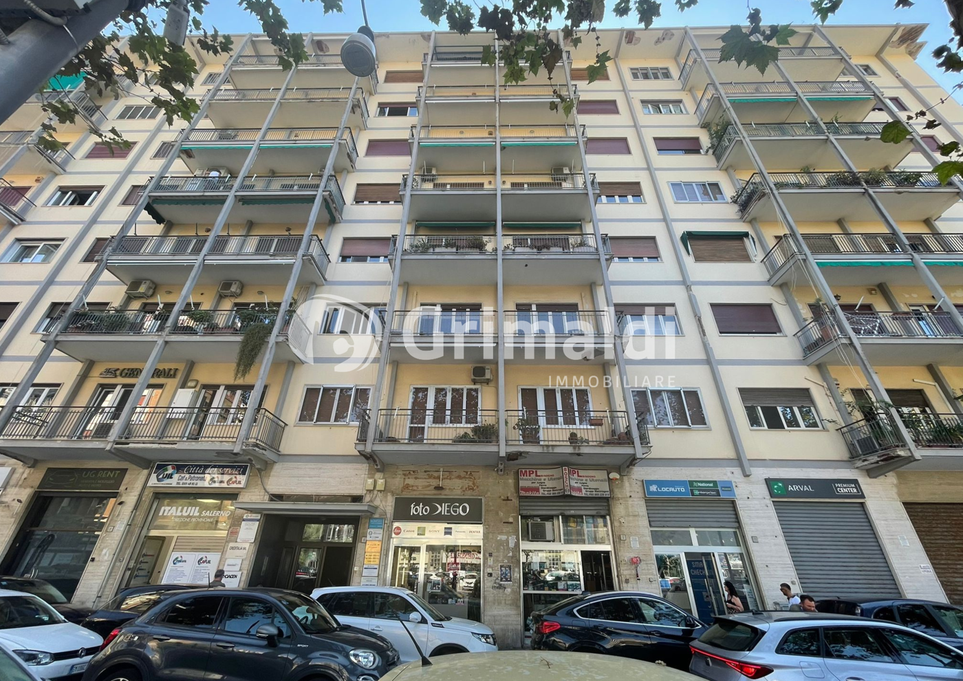 Negozio in affitto a Salerno