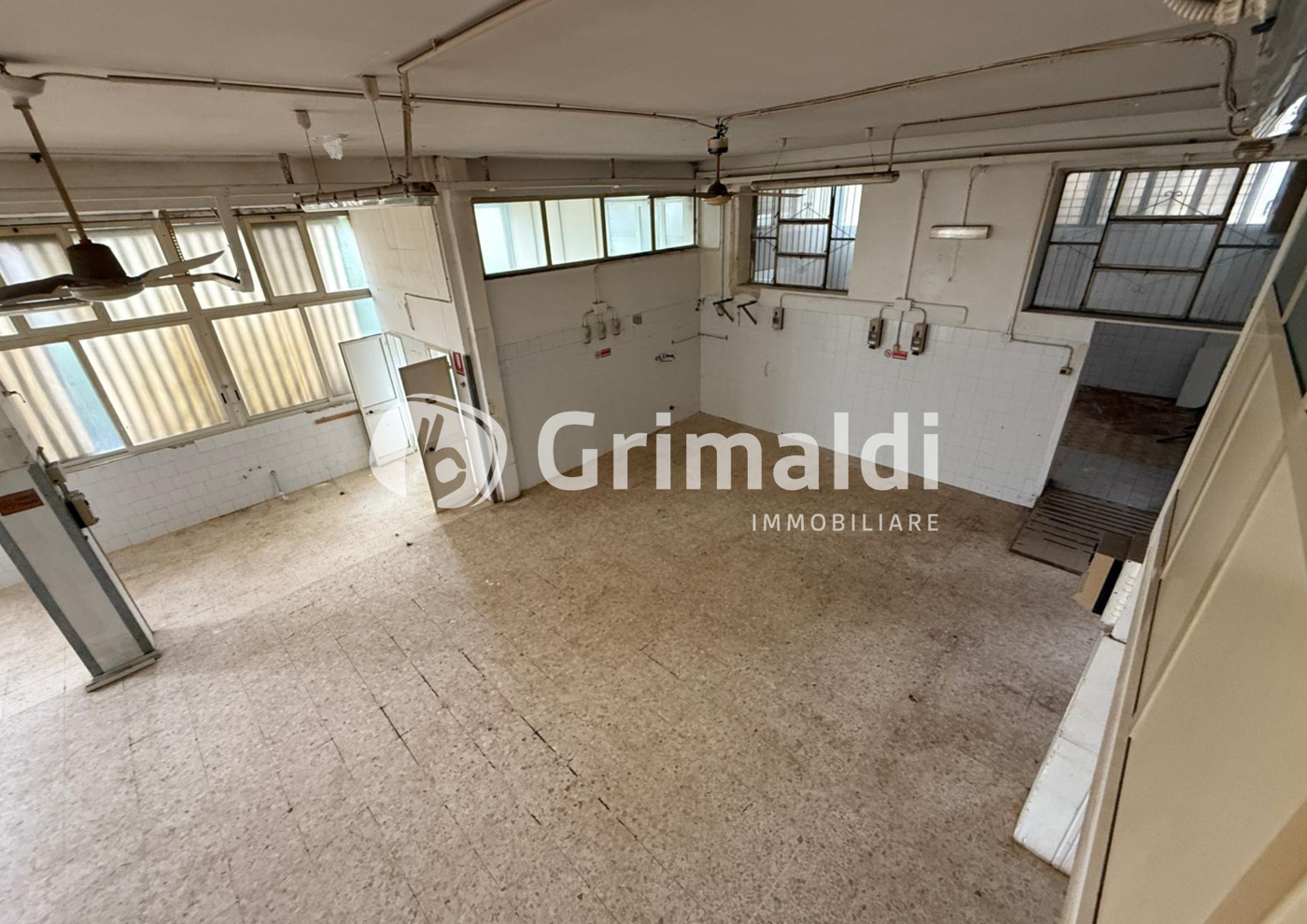 Negozio in vendita a Pontecagnano Faiano