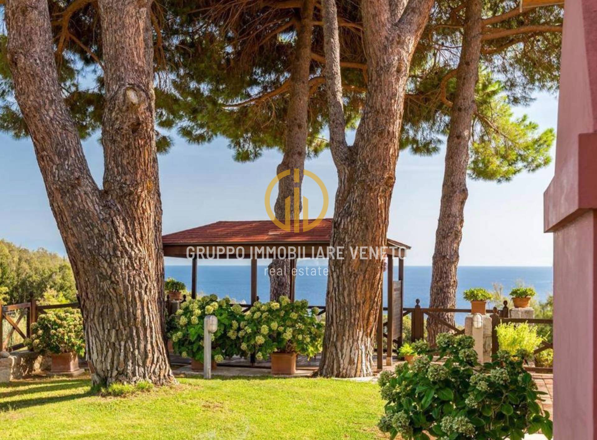 Villa in vendita a Campo nell'Elba