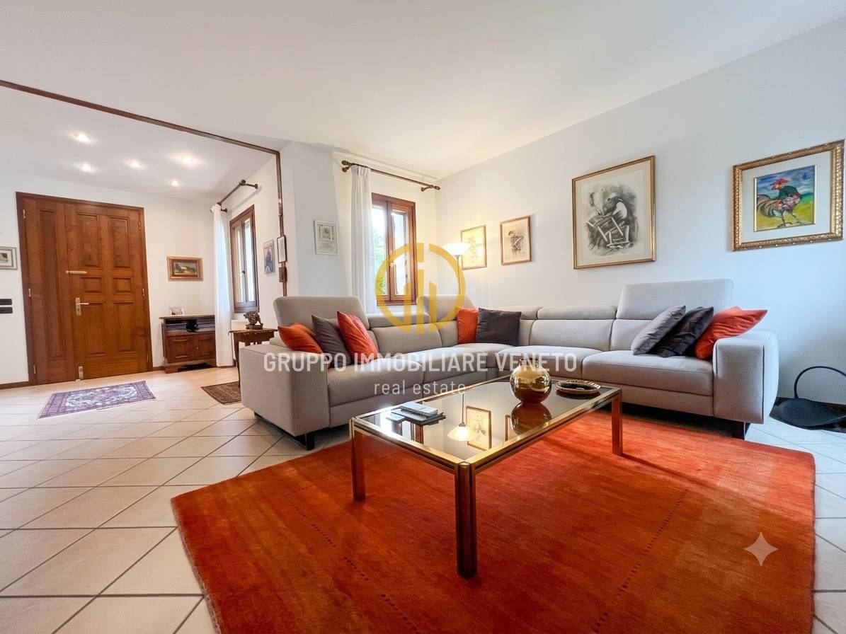 Casa singola in vendita a Montebelluna, Guarda