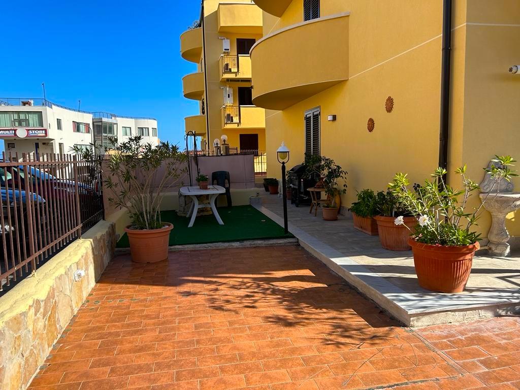 Appartamento con giardino in via caduti di nassirya, Altavilla Milicia