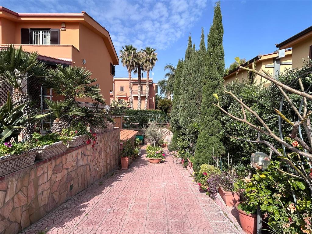 Villa con giardino in via santoro, Altavilla Milicia