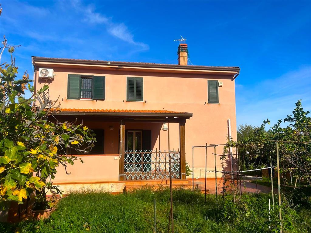 Villa con giardino in gorgo lungo, Lascari