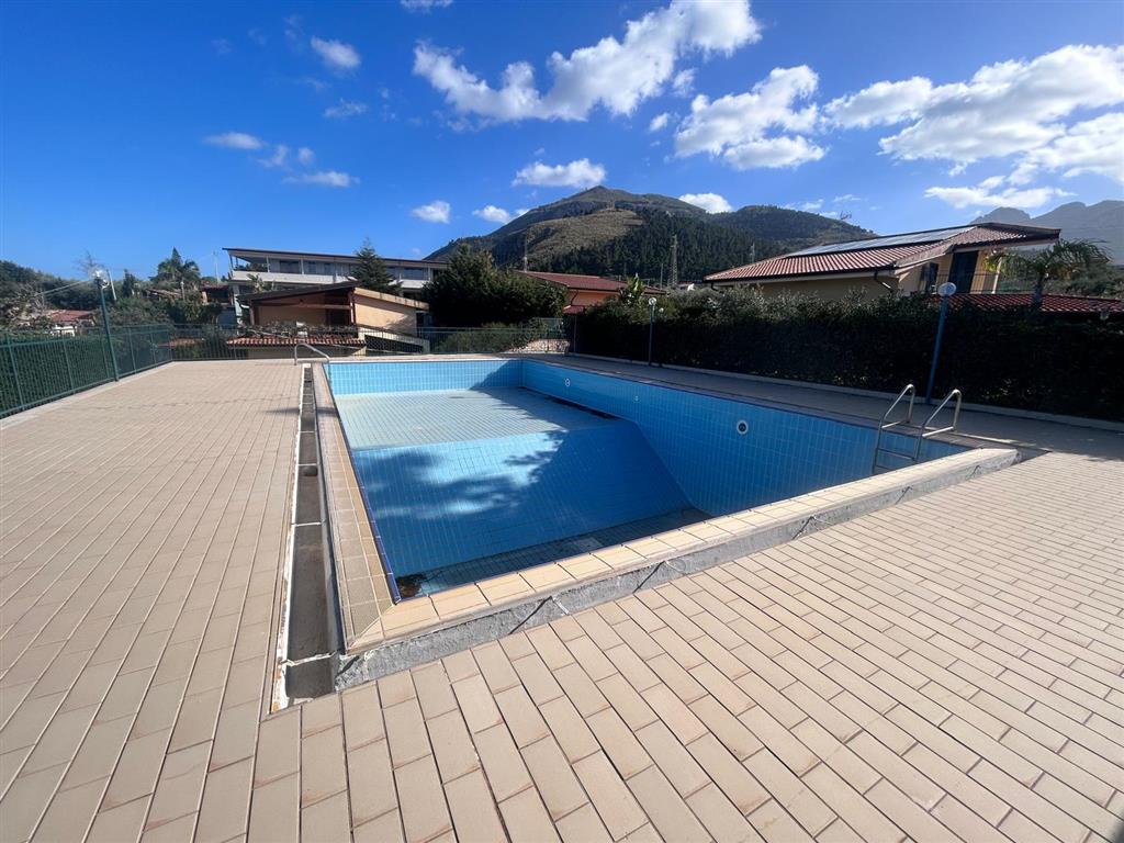 Villa con giardino in strada fornarotto, Altavilla Milicia