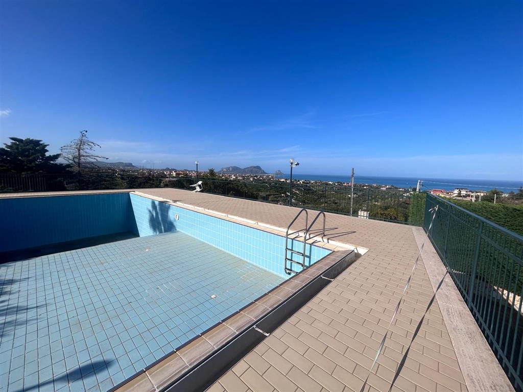 Villa con giardino in strada fornarotto, Altavilla Milicia