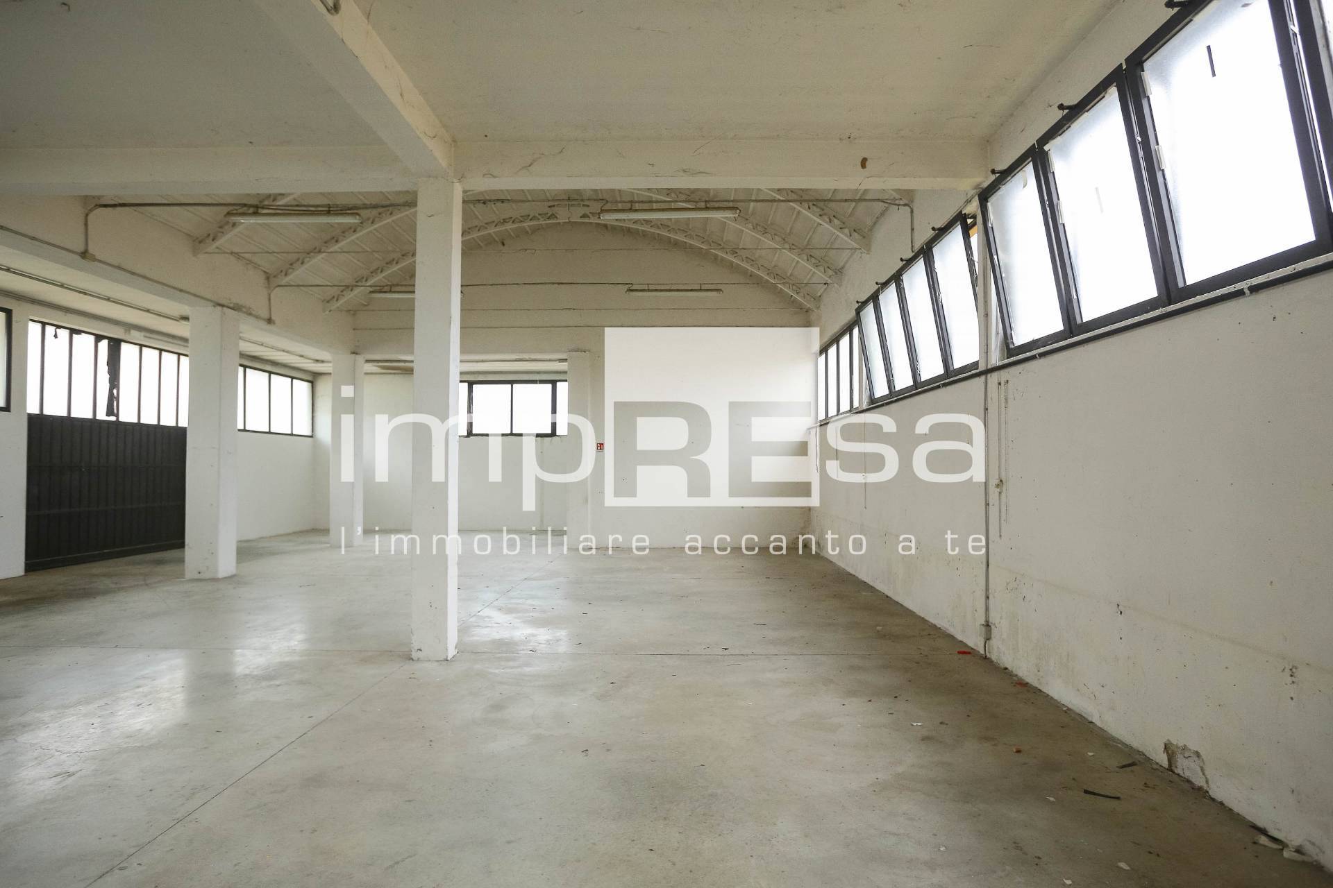 Magazzino in vendita a Treviso, Castellana