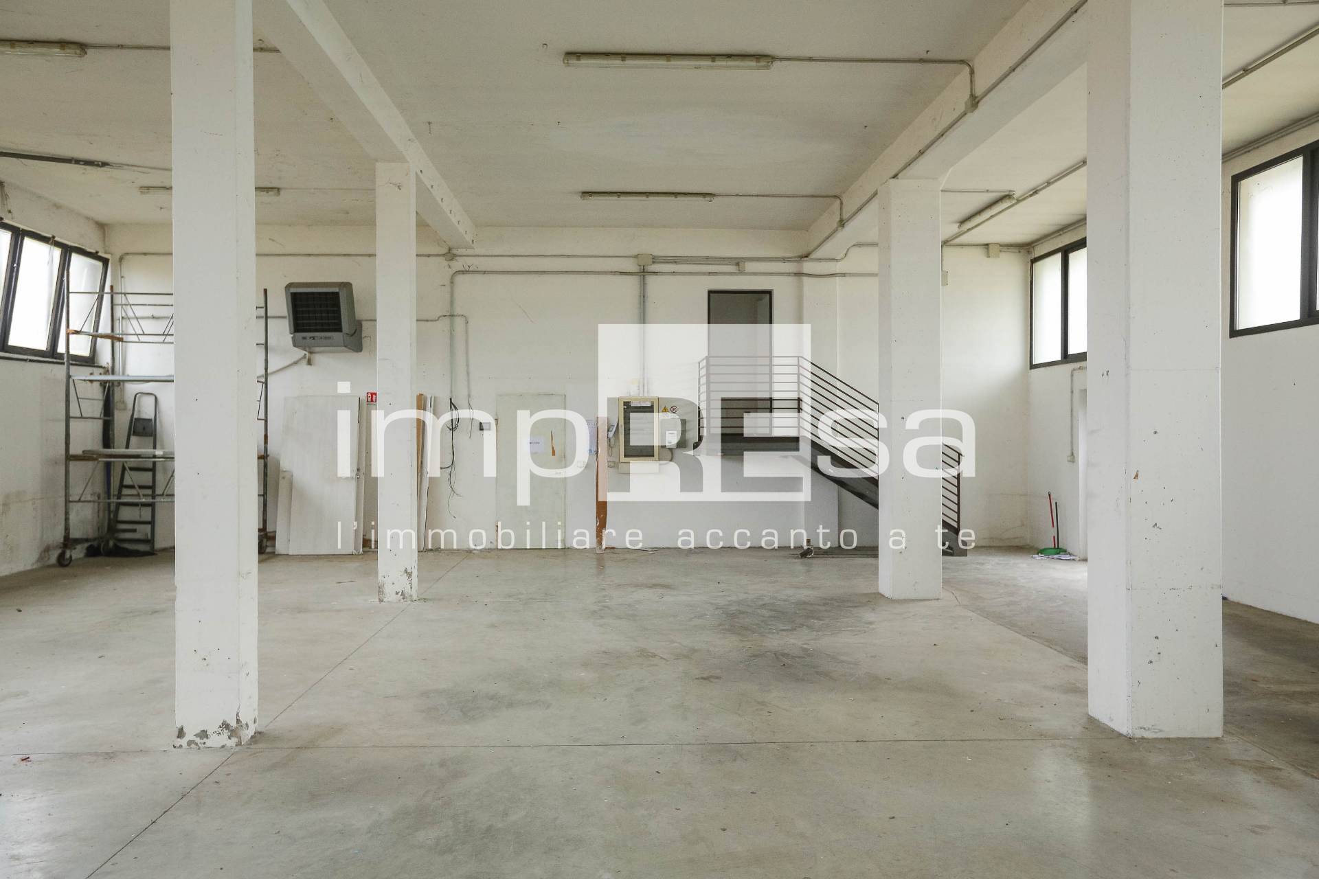 Magazzino in vendita a Treviso, Castellana